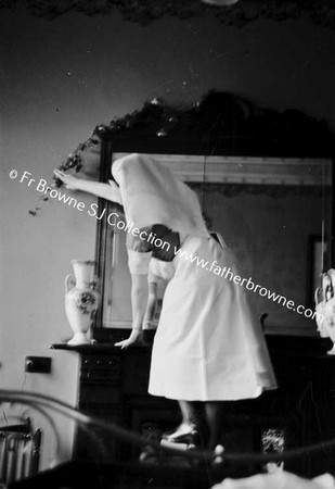 NURSE HUNT DECORATING MY ROOM FOR XMAS 1939